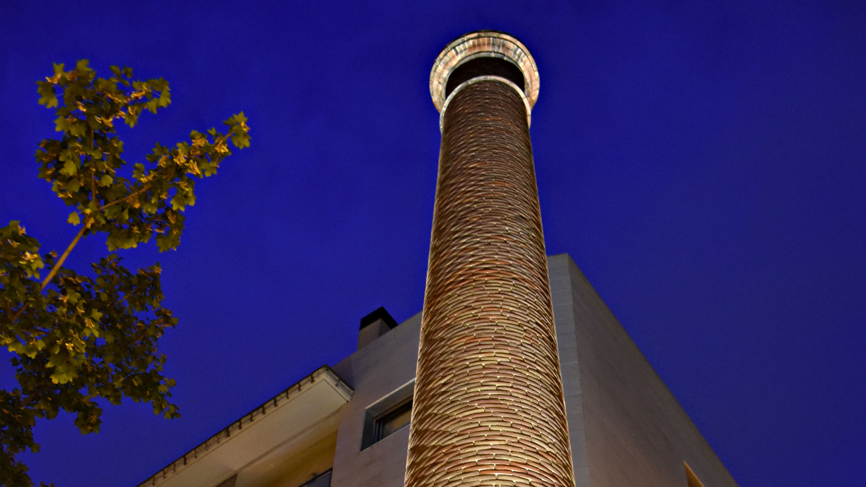 Iluminación de las chimeneas de Granollers